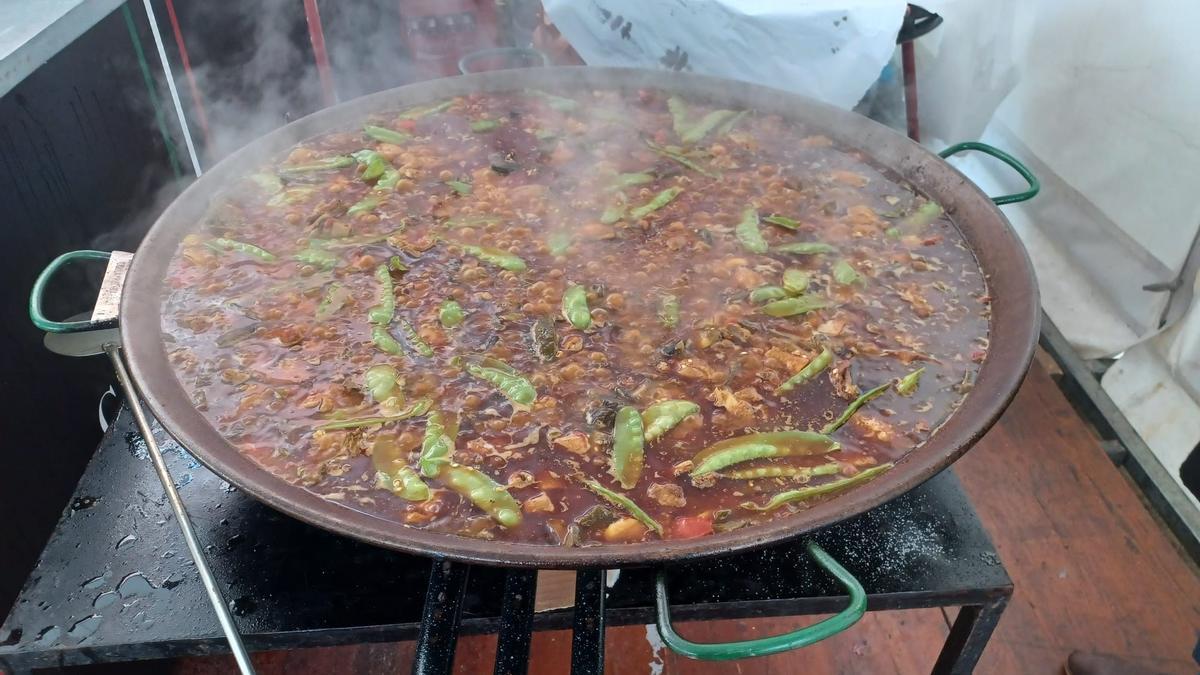 Paella en la colla del Rei Barbut, en estas fiestas de la Magdalena 2022.