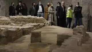 Ocho siglos de historia de Málaga ante los pasajeros del metro