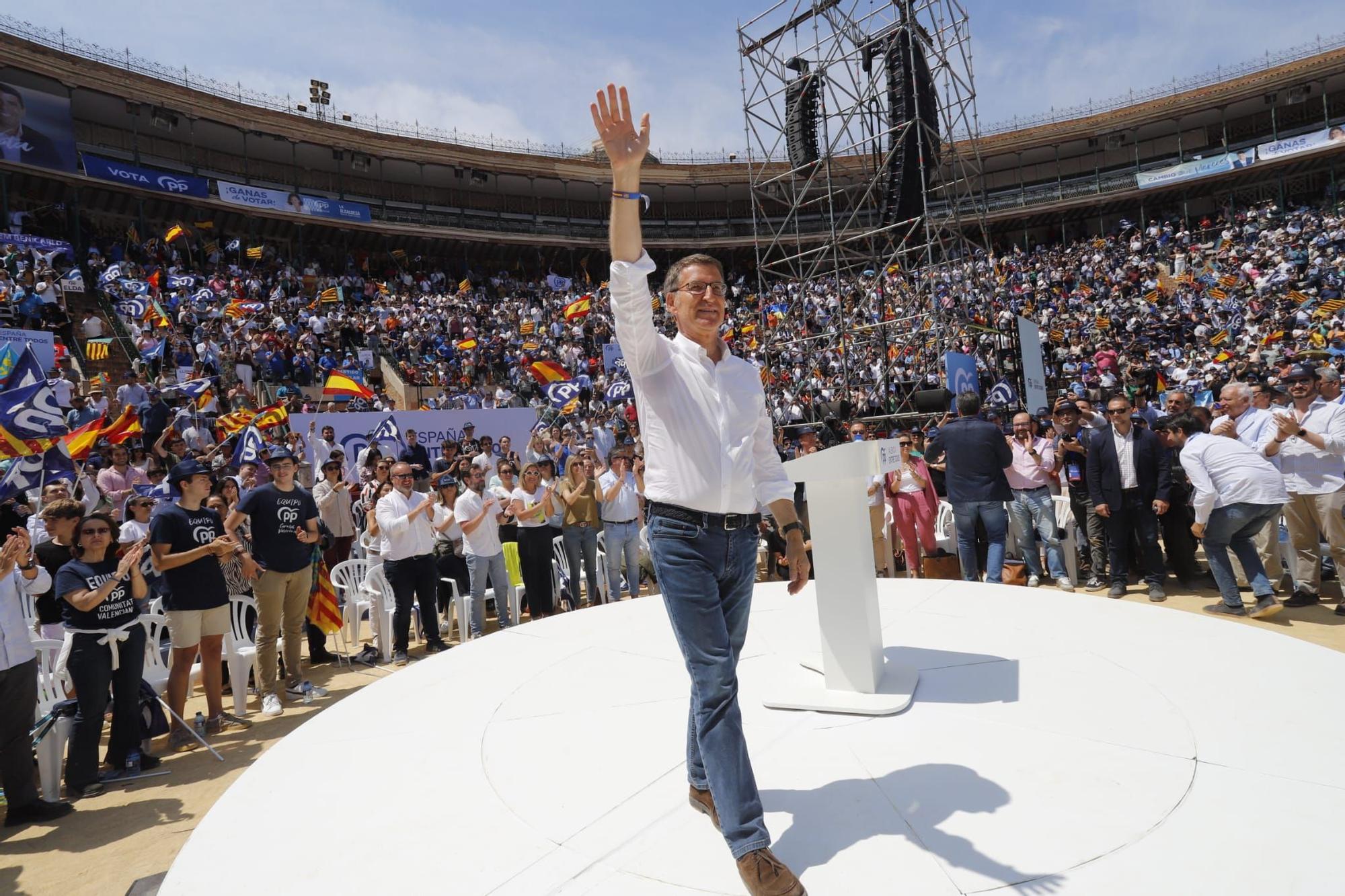 Mitin central del PPCV en la Plaza de Toros de València