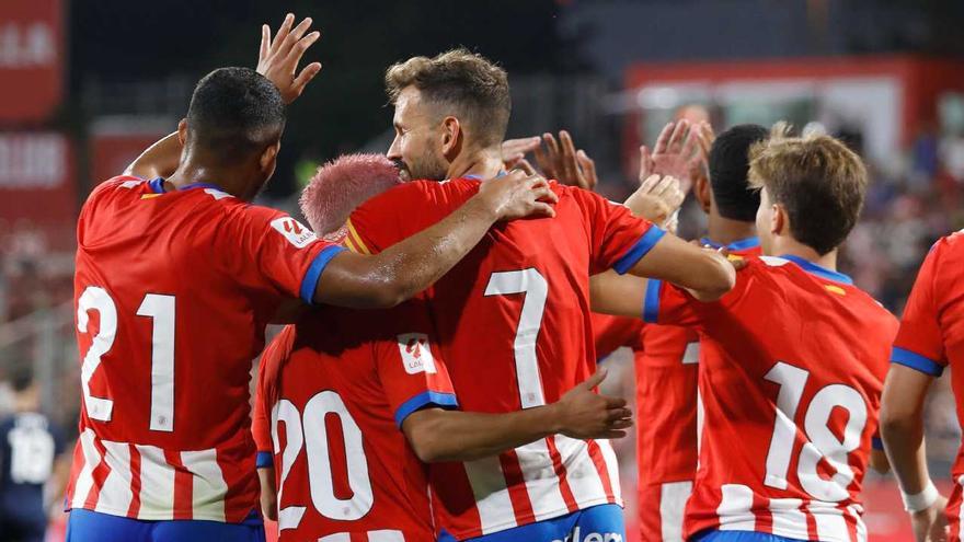 Els jugadors del Girona FC celebren un gol a l'estadi de Montilivi.