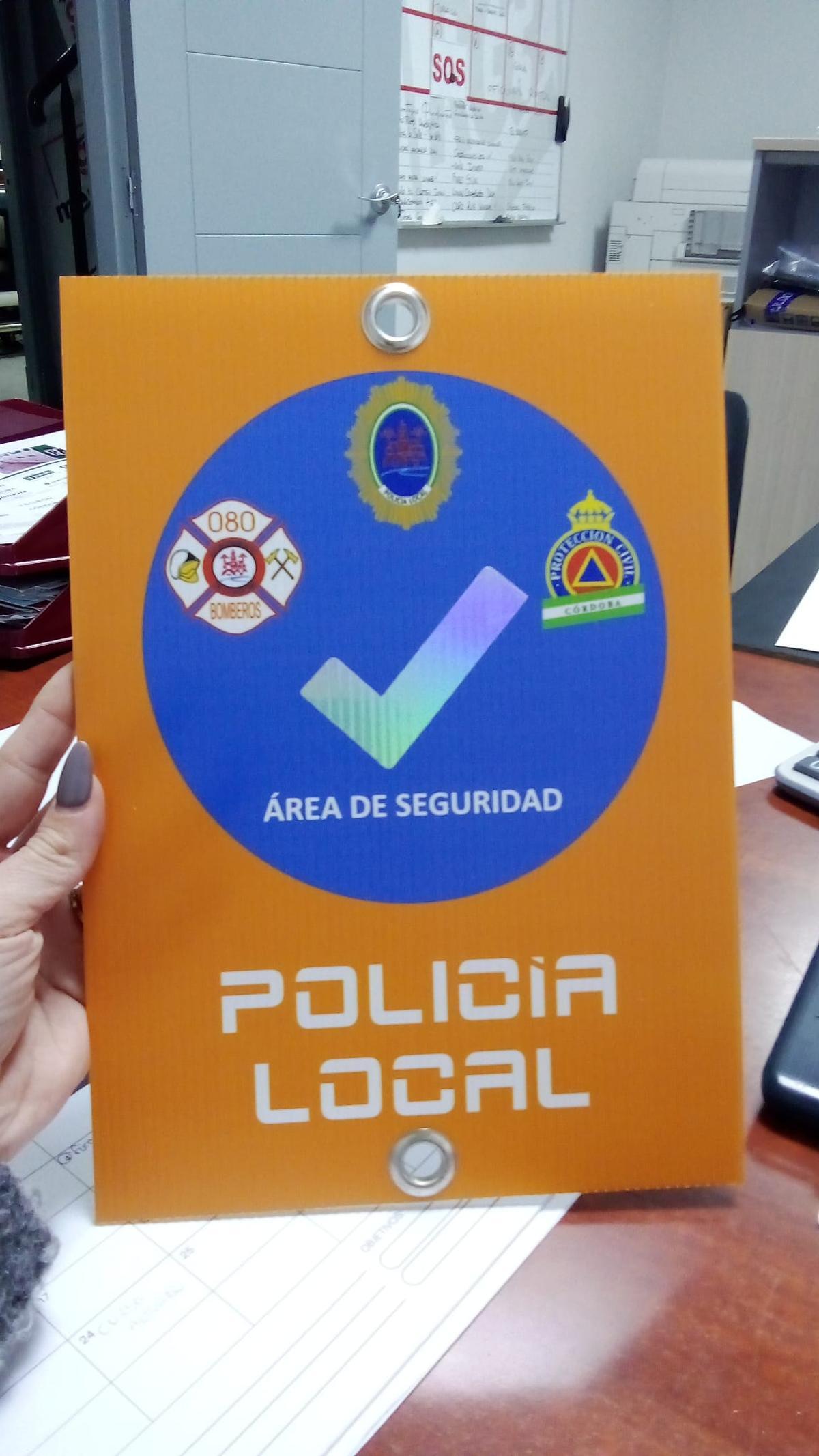Cartel de control que colocará bomberos cuando compruebe que una vivienda está vacía, en caso de desalojo.