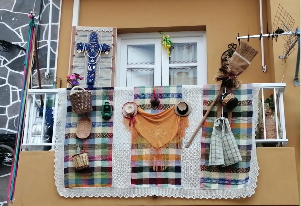 Concurso de cruces y balcones en Santa Cruz