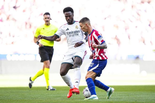 Mourinho señala a Vinícius: el brasileño paga la roja de Huijsen