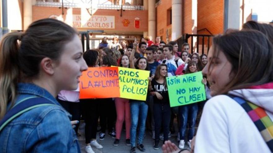 Protestas en el Instituto Juan Carlos I por los calores