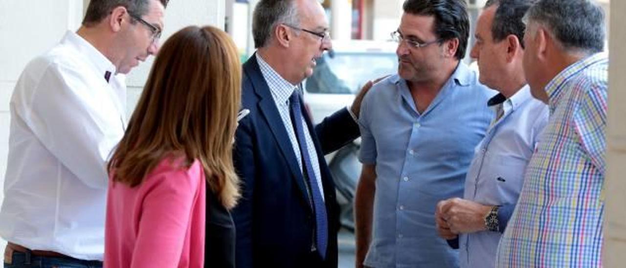 El PP peleará el noveno edil y las bases del PSOE creen que es pronto para tirar la toalla