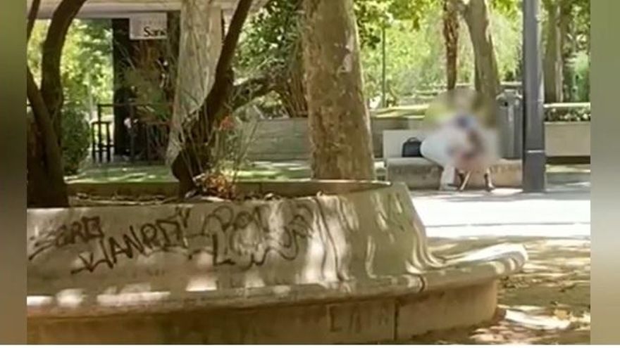 VÍDEO | Felación de una pareja de ancianos en Zamora, en el céntrico parque de La Marina