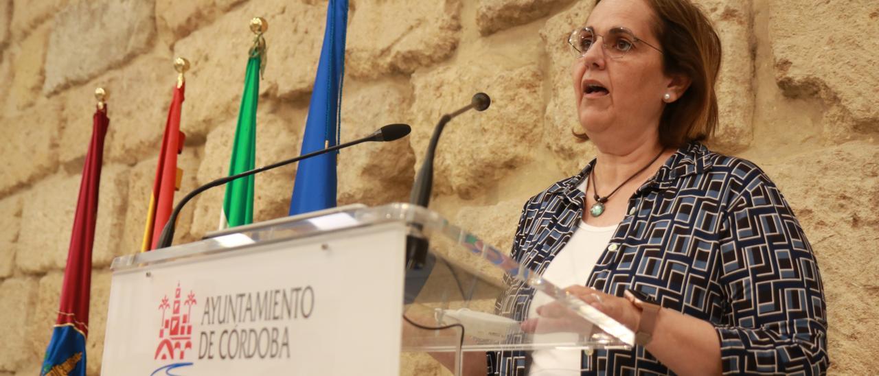 La presidenta del Imdeec, Blanca Torrent, durante la rueda de prensa.