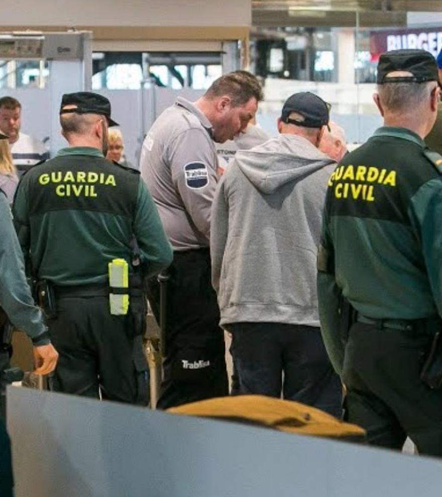 Piden extremar la vigilancia con la maleta en el aeropuerto: la Guardia Civil alerta de lo que está pasando con el equipaje
