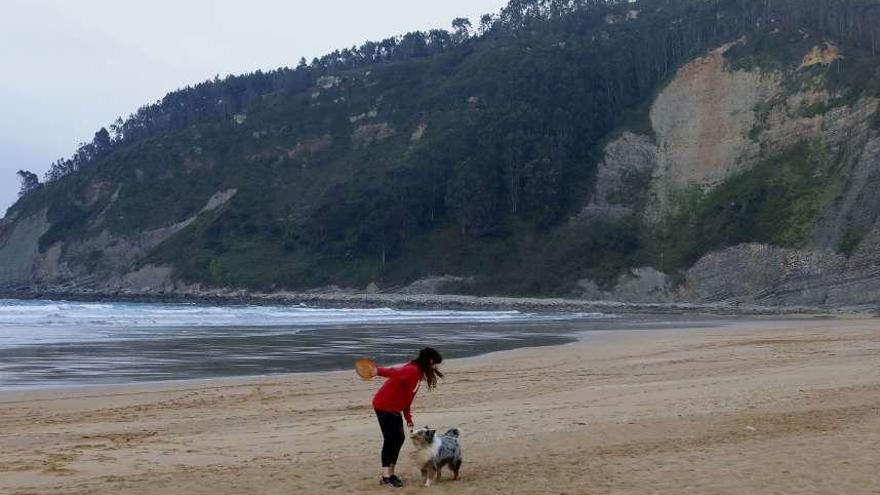 La playa de Rodiles (Villaviciosa), ayer.