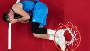 Luka Doncic, decepcionado bajo el aro