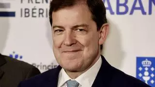 Mañueco exige a Pedro Sánchez que piense en el "interés de España" y convoque elecciones "cuanto antes"