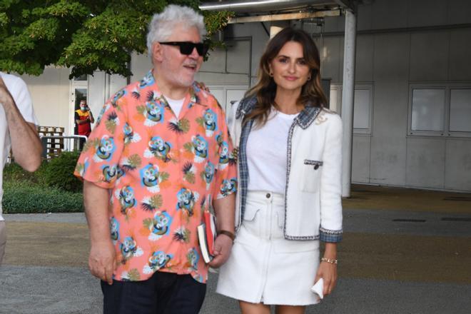 PENELOPE CRUZ Y PEDRO ALMODOVAR LLEGAN AL FESTIVAL DE VENECIA