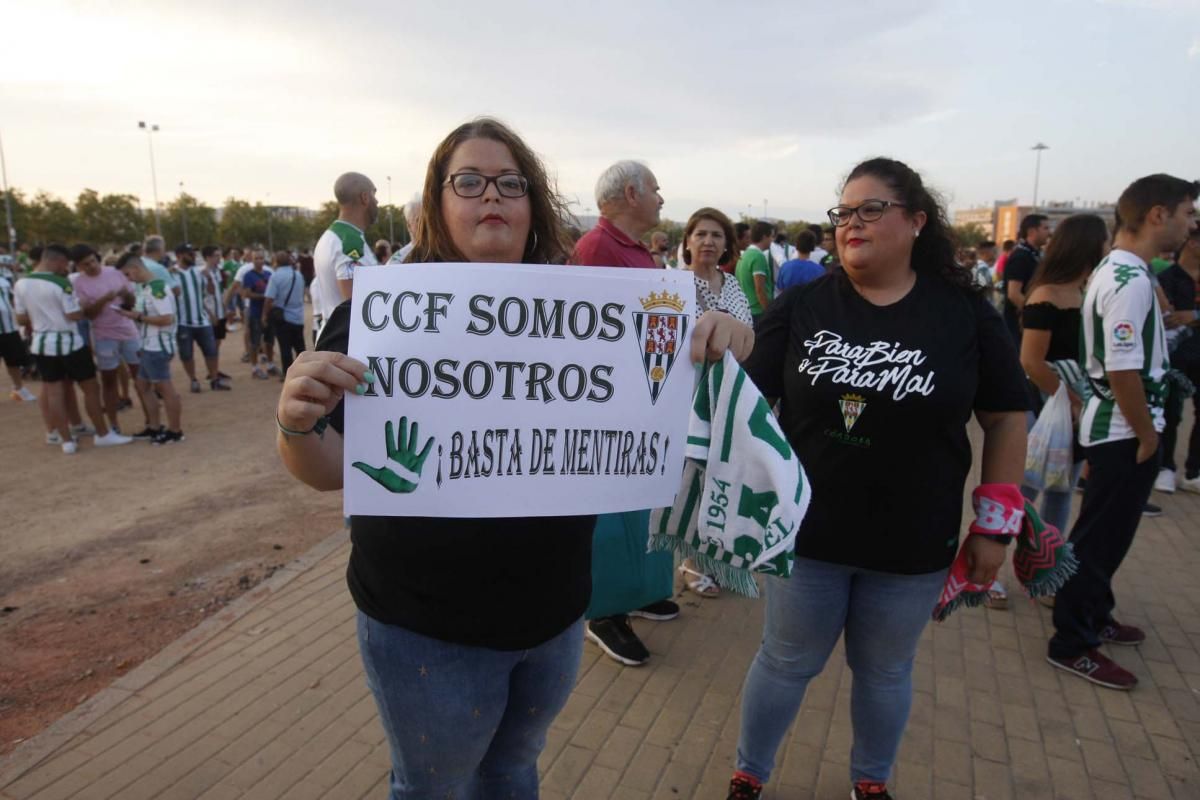 Los aficionados del Córdoba CF en el Arcángel