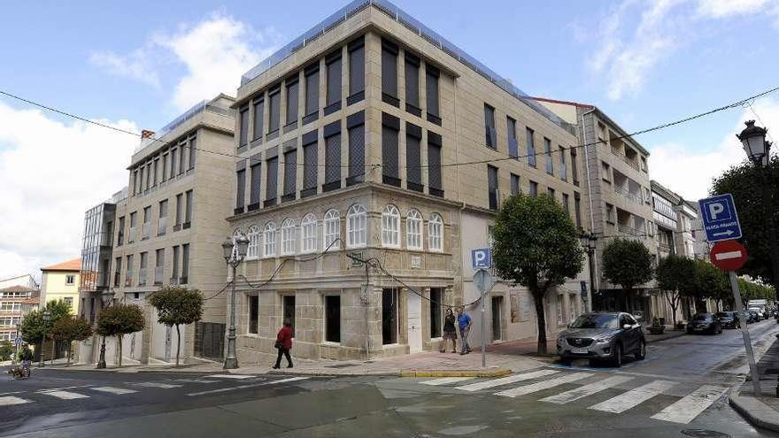 Esquina del edificio entre las calles Joaquín Loriga y Molinera. // Bernabé/Javier Lalín