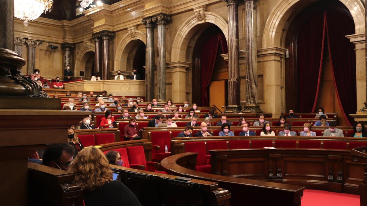 El ple del Parlament el dia en què es recupera el 100% d&#039;aforament a l&#039;hemicicle