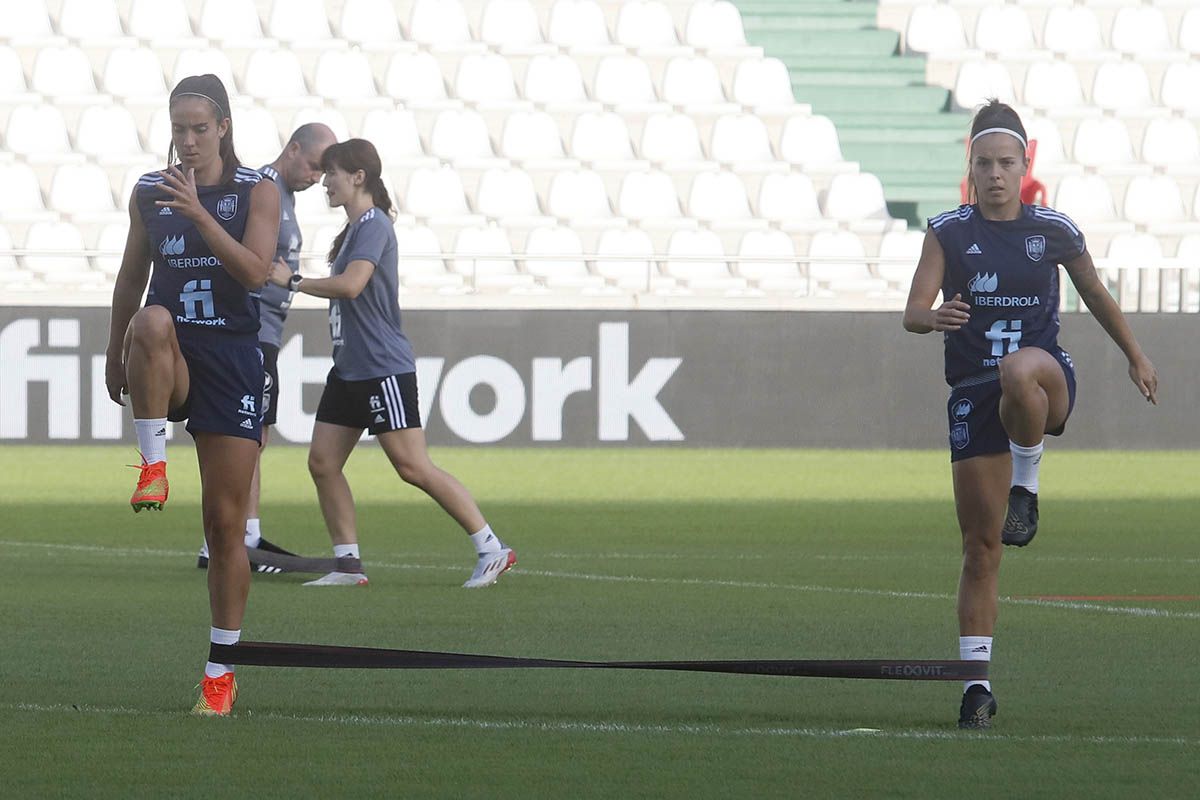 Las imágenes del entrenamiento del la selección española femenina de fútbol en El Árcangel