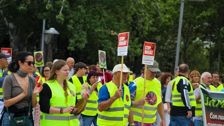 Decenas de zamoranos protestan en La Marina contra las plantas de biogás: “Zamora despierta”