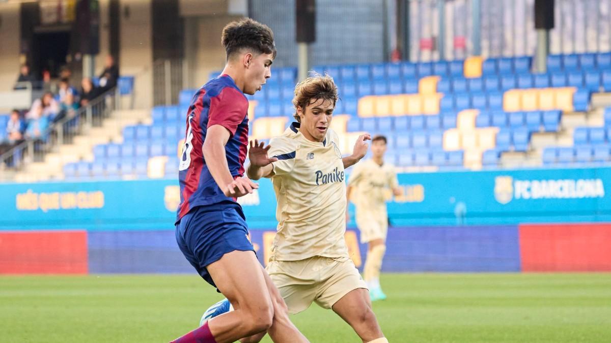 Marc Bernal es uno de los centrocampistas más completos de La Masia