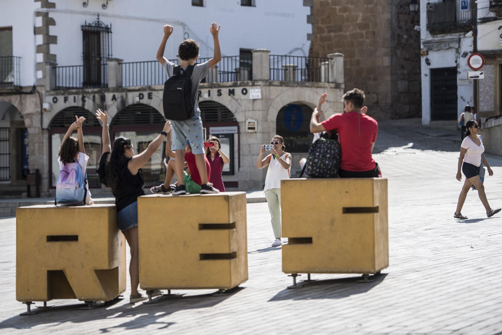 Galería de fotos |  Así disfrutan los turistas de la belleza de Cáceres
