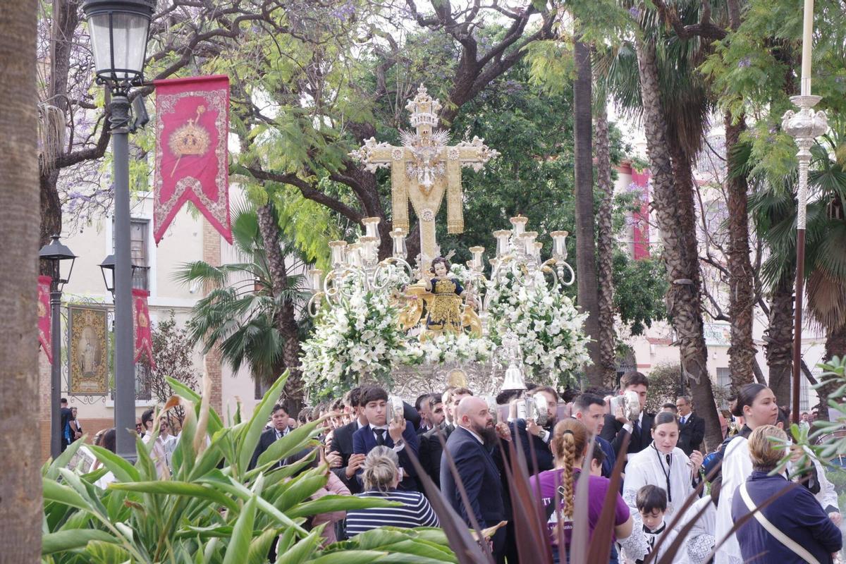 Procesión de la Santa Cruz Torre del Ángel de Salesianos en Málaga