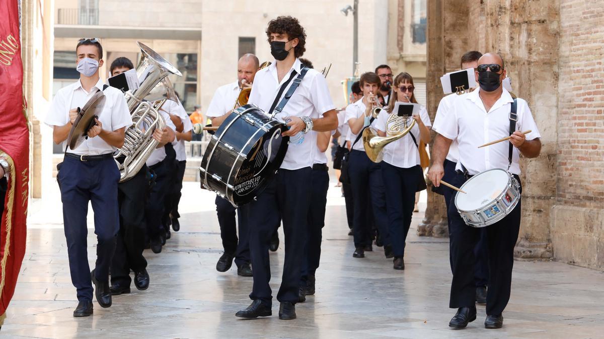 Búscate en el segundo día de Ofrenda por las calles del Mar y Avellanas (entre las 11.00 y 12.00 horas)