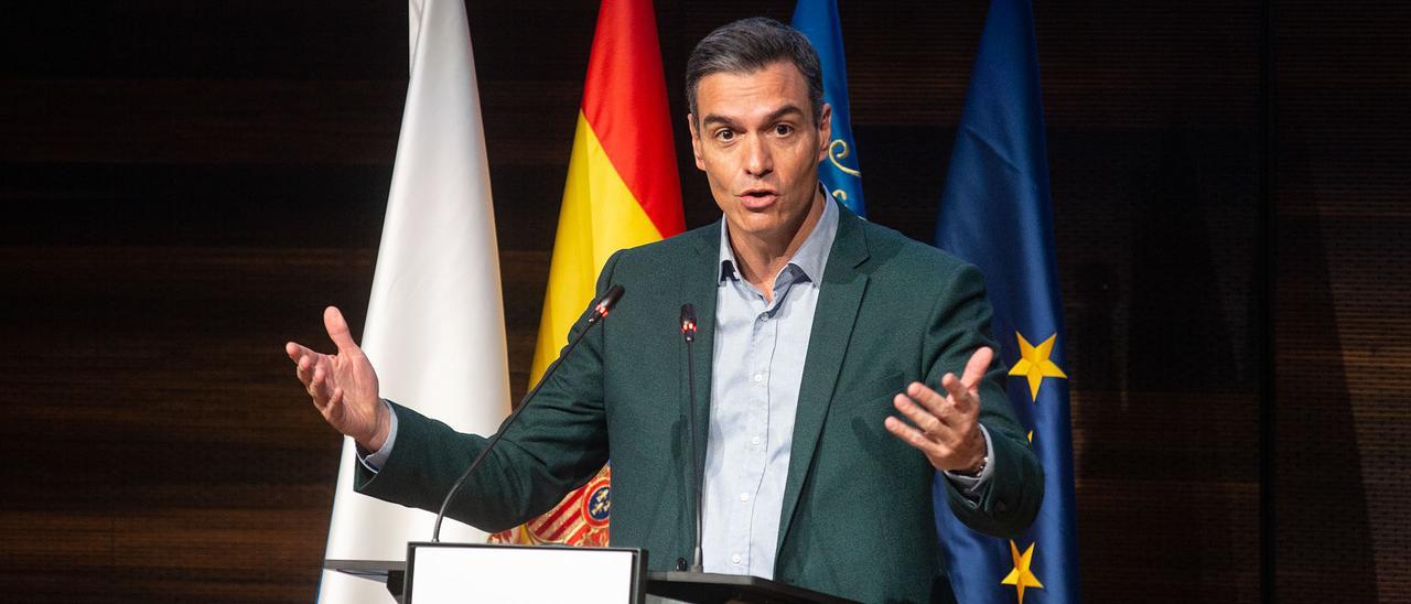 Pedro Sánchez durante la presentación en Alicante del plan de apoyo a los jóvenes para el acceso a la vivienda.