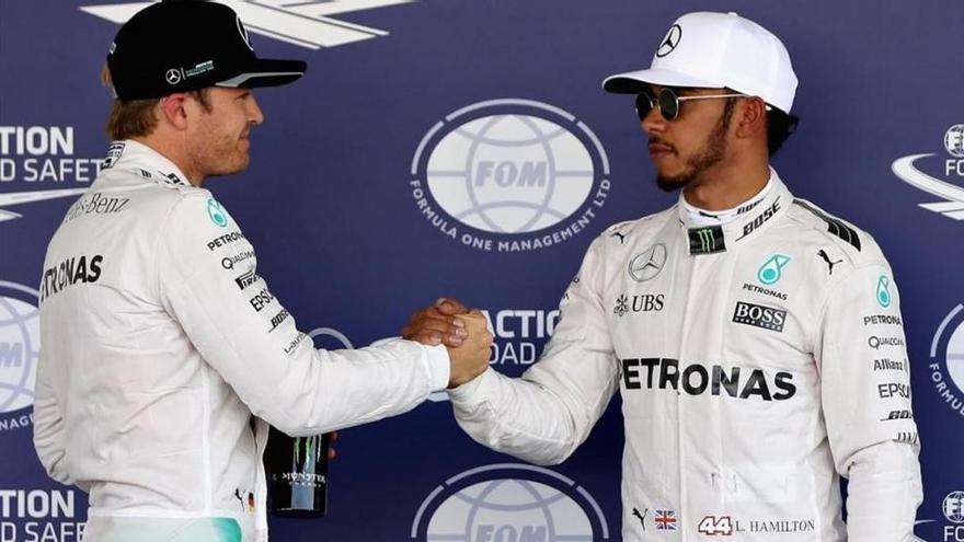 Hamilton pelea para retrasar la conquista del título de Rosberg