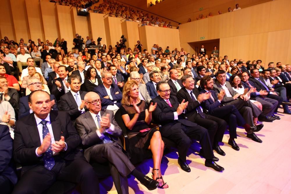 Jose Vicente Morata, presidente de la Cámara de Comercio de Valencia, Jesús Prado, consejero EPI, Amparo Marco, alcaldesa de Castelló, Javier Moll, presidente EPI, Ximo Puig, president de la Generalitat Valenciana, Aitor Moll, consejero delegado EPI