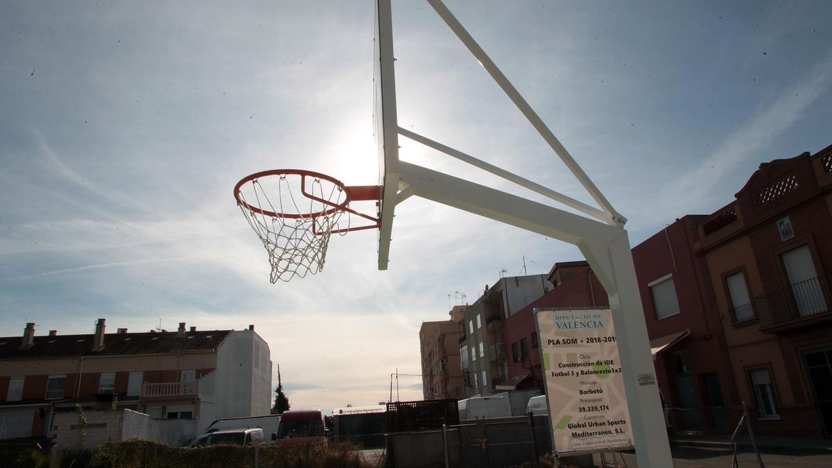 València cierra sus instalaciones deportivas por la Covid.