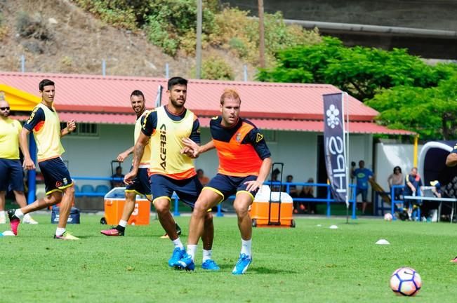 Entrenamienro de la UD Las Palmas previo a la ...