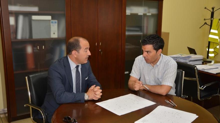 Reunión entre el vicerrector de Campus, Marcos Ros, y el director general de Universidades, Juan Monzó.