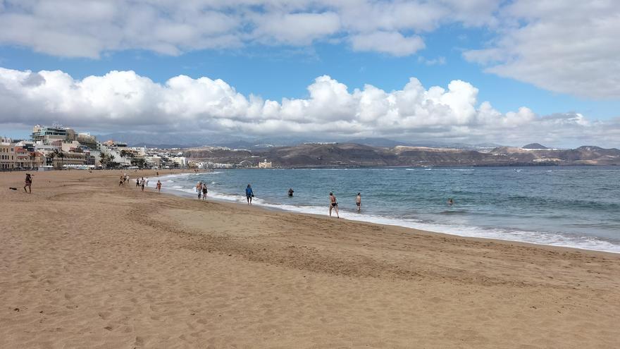 El tiempo para este lunes en Canarias: Intervalos nubosos a primera y ultima hora del lunes y claros al mediodía