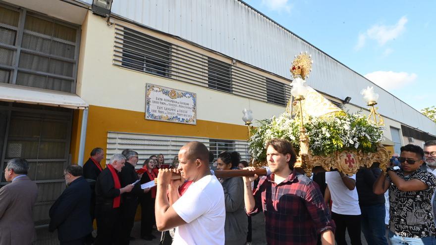 La Virgen del Lledó visita el albergue municipal