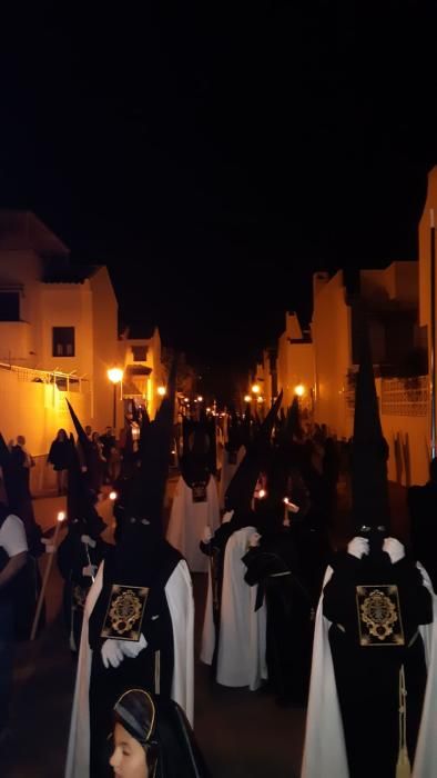 En Churriana, de los aledaños de la parroquia de San Antonio Abad, salía la cofradía del Nazareno del Paso y la Virgen de los Dolores