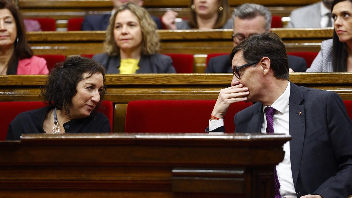 El president de la Generalitati, Salvador Illa, y la consellera de Economia, Alícia Romero, esta semana en el Parlament