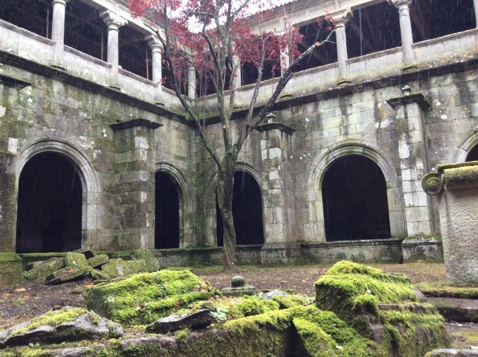 Conoce los secretos del monasterio de Oia. // M. Clavero