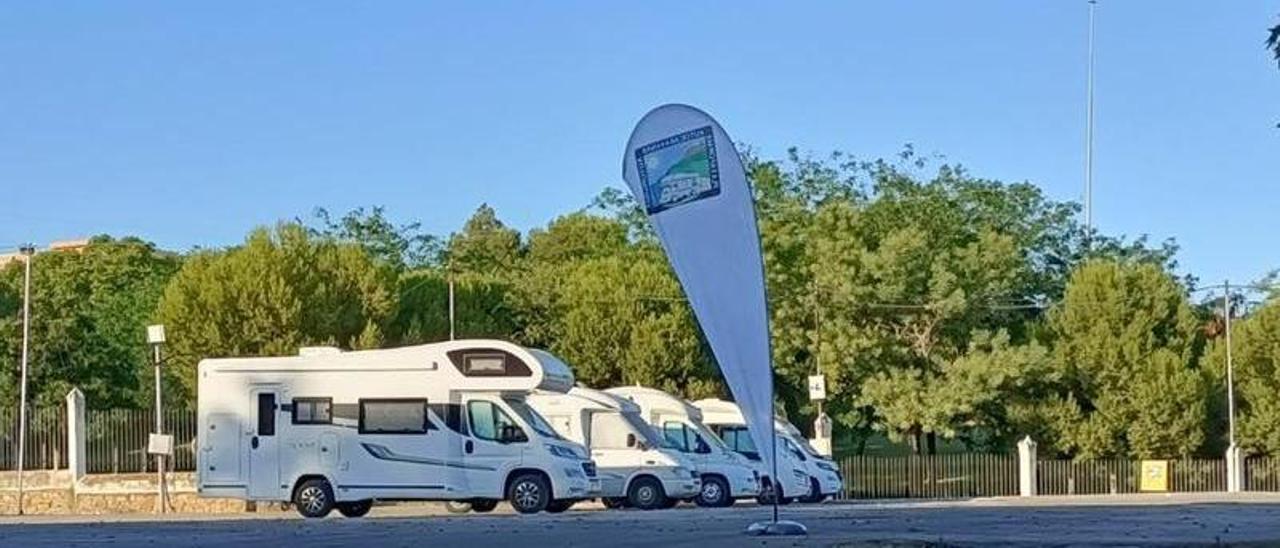 Autocaravanas en Benalmádena, junto al Parque de la Paloma.