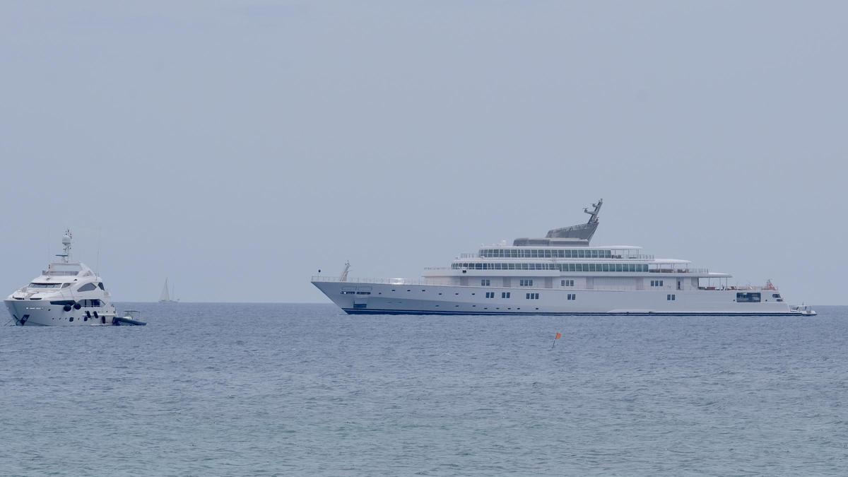 Las fotos del Rising Sun en Palma, el megayate en el que Jeff Bezos y Bruce Springsteen descubrieron Mallorca
