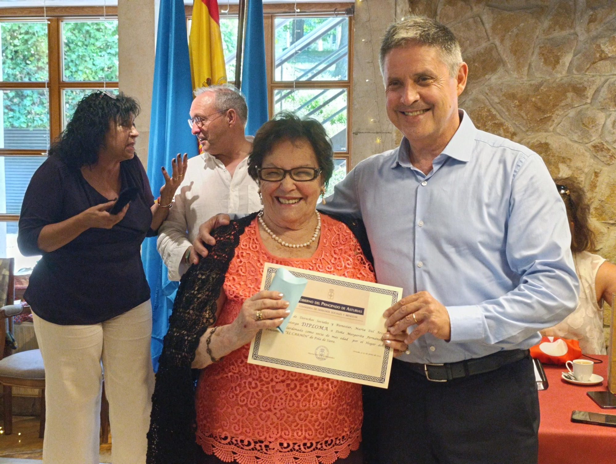 El Hogar del Pensionista El Carmín homenajea a sus mayores