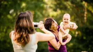 ¿Qué hacer si tu suegra te quita autoridad sobre tus hijos? El consejo de la psicóloga Alicia González
