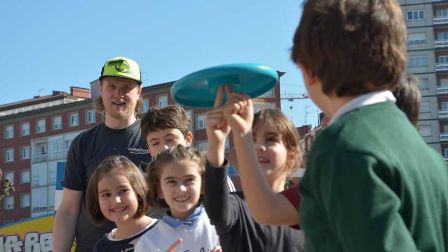 El disc golf llega al colegio Gesta