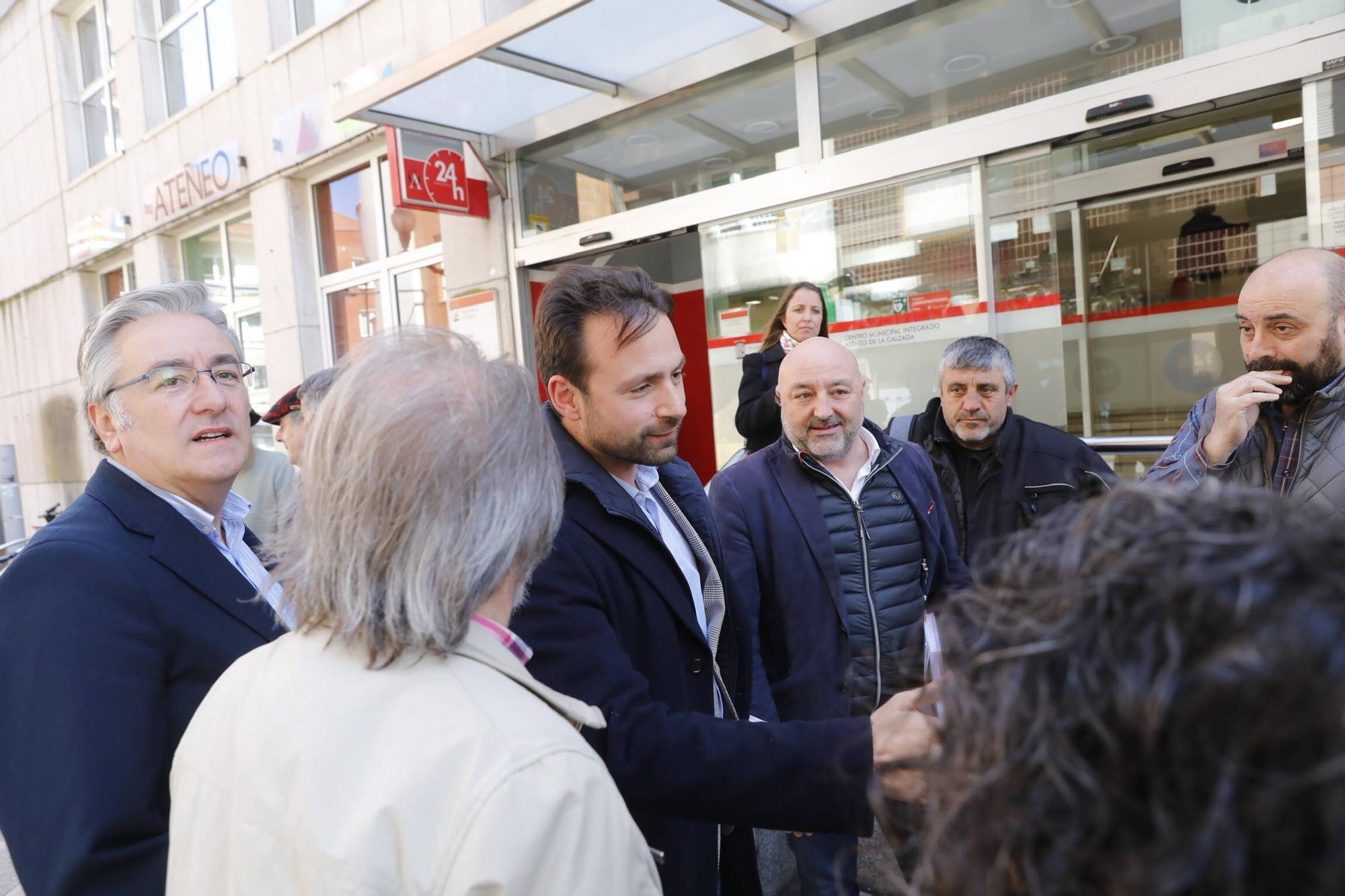 El encuentro del PP con los vecinos de la zona Oeste de Gijón, en imágenes