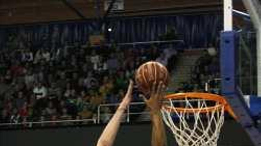 Granger, antes de anotar una bandeja, en el choque del domingo ante el Obradoiro.