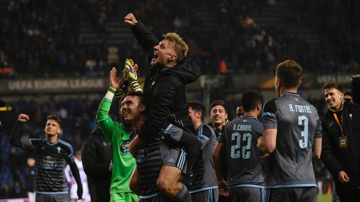 Los jugadores del Celta celebran la clasificación para las semifinales de la Europa League 2016-17