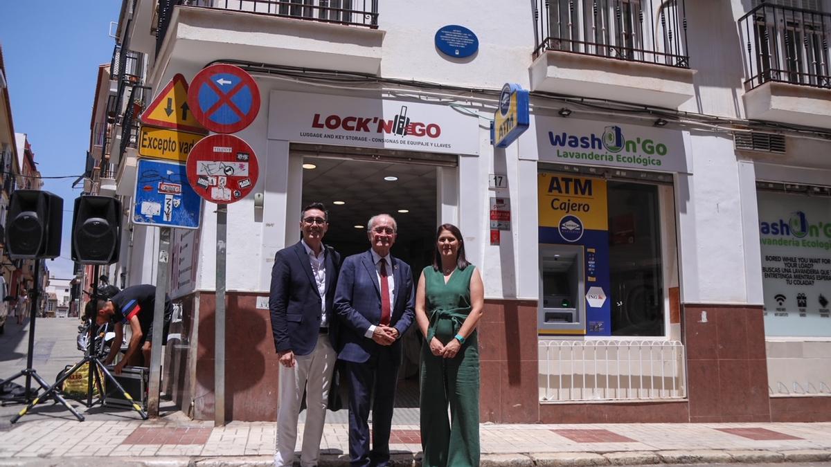 Francisco de la Torre y Noelia Losada en la presentación de la placa de Anita Delgado.