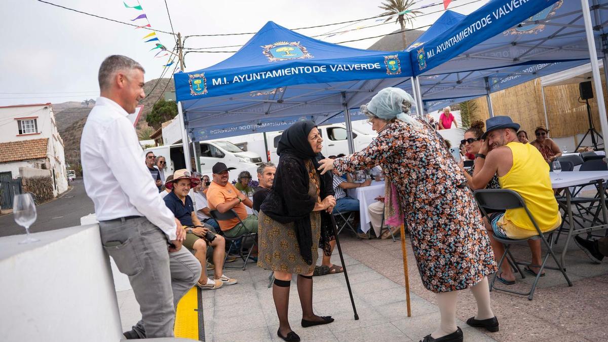 El consejero Narvay Quintero durante la celebración dela Ruta del Vino en Echedo, El Hierro