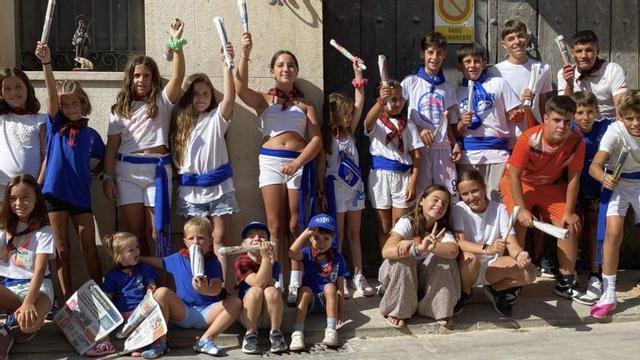 Los más pequeños disfrutaron en el encierro, corriendo y cantando a San Antón.
