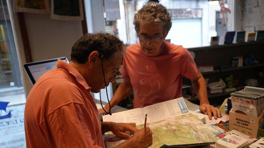 Les guies i mapes en paper es reivindiquen com una eina "fiable i objectiva" en un món cada vegada més digitalitzat