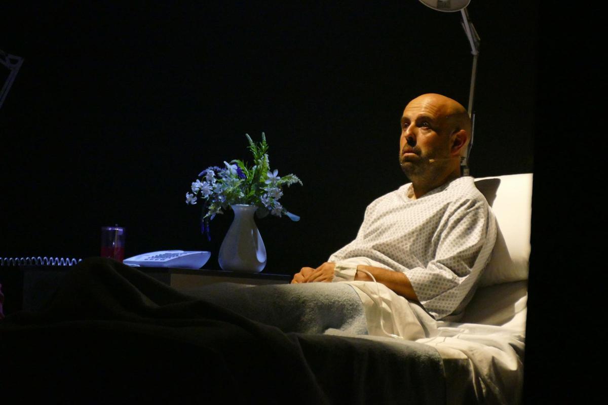 EN IMATGES | Albert Pla i Peyu omplen de rialles el Teatre Municipal El Jardí de Figueres amb 'Hamlet'