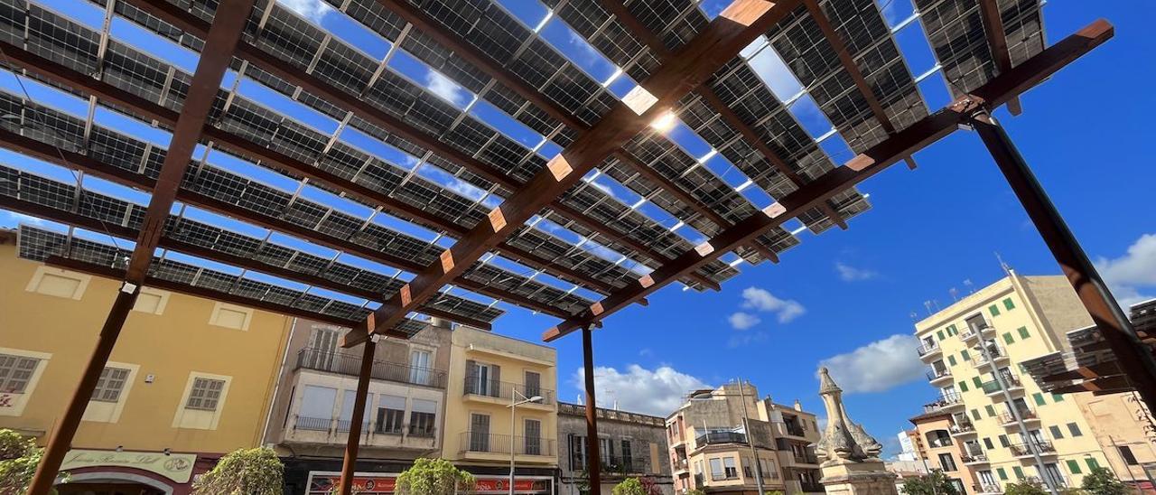 Manacor inicia la instalación de placas solares en sus plazas con dos grandes pérgolas fotovoltaicas en Sant Jaume